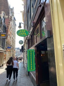 420-coffeeshop-amsterdam-entrance-da