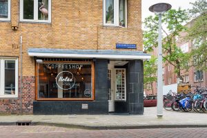Coffeshop-Relax-Amsterdam-entrance-day