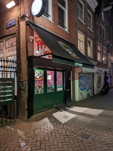 terps-army-coffeeshop-amsterdam-entrance-night