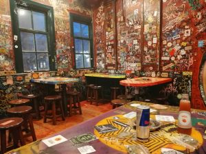 the-bushdocter-coffeshop-amsterdam-inside