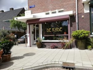 coffeeshop-de-kade-amsterdam-entrance-day