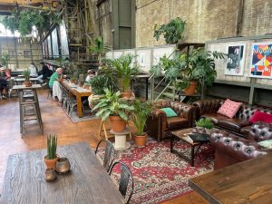 straat-museum-amsterdam-seating